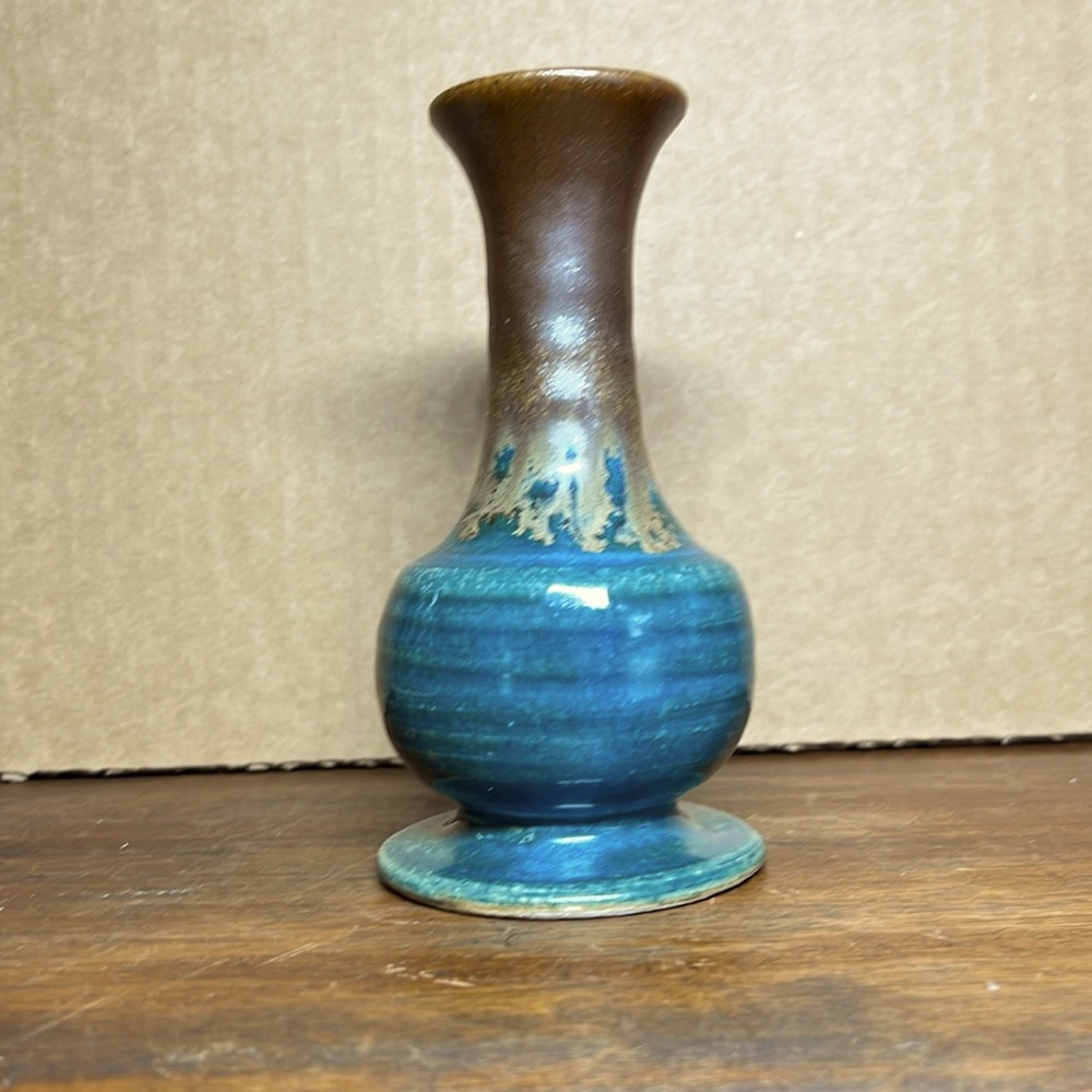 Pigeon Forge Pottery Art Studio Glazed Bud Vase by D. Boling 4”